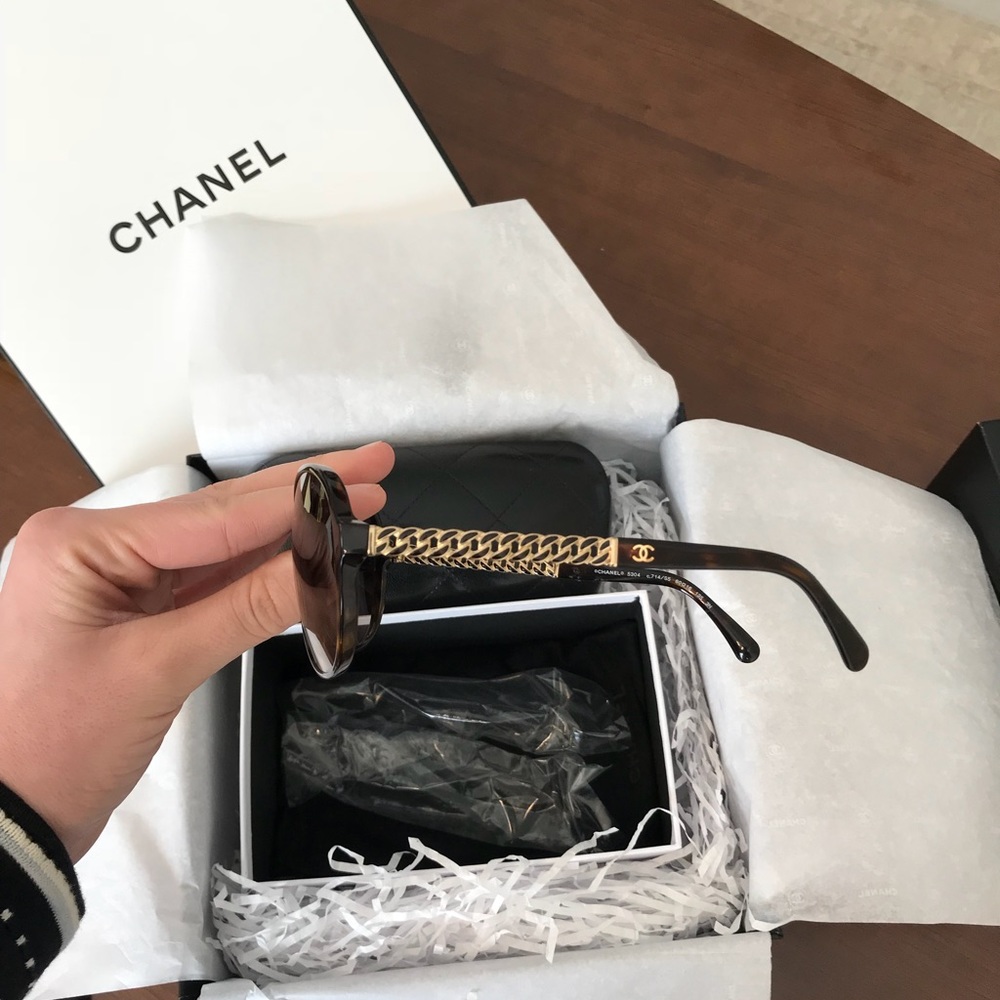 ❌❌SOLD❌❌ CHANEL Women’s Sunglasses Havana Brown - Picture 6 of 8
